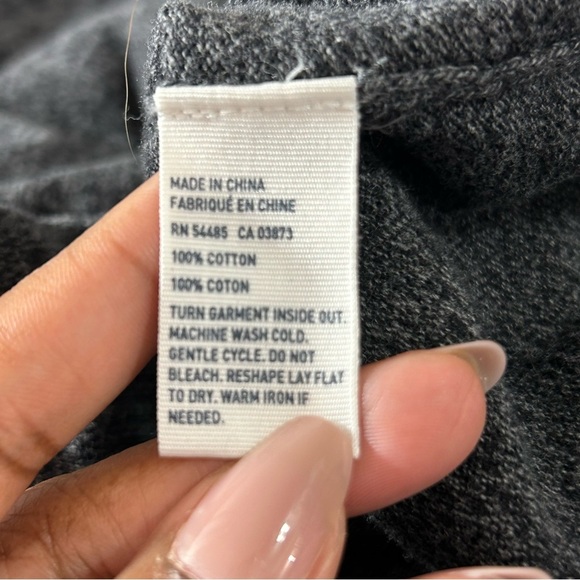 American Eagle Sweater V-Neck Men's Classic Fit Gray Black Size Medium - Picture 3 of 6